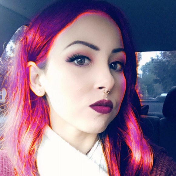 Meet your Posher, Jessica - Picture 3 of 4